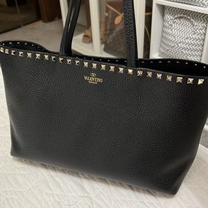 Valentino ROCKSTUD TOTE BAG